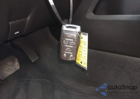 2021 Ram 1500 Limited 4X4 5'7 Box z USA, uszkodzony, nr VIN 1C6SRFHT7MN800682